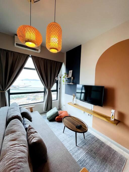 Jesselton Quay - Suite 1 By Staycation Suites Kk Kota Kinabalu Exterior photo