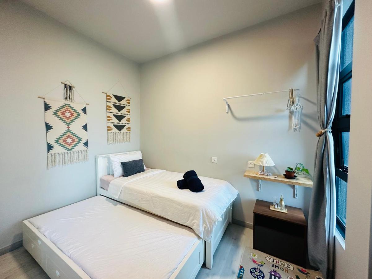 Jesselton Quay - Suite 1 By Staycation Suites Kk Kota Kinabalu Exterior photo